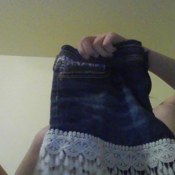 Shorts - Picture 5 of 10